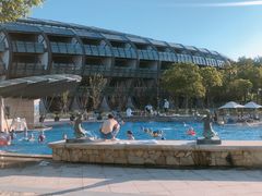 -上海滴水湖皇冠假日酒店