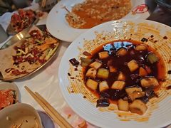 -肥肥虾庄·金牌油焖大虾(汉街SKP店)