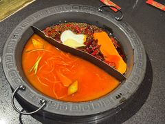 -宽板凳老灶火锅(台湾街店)