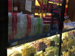 面包甜点陈列柜-稻香村糕点(北京站东街店)