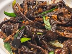 肉炒杏鲍鱼菇-恒盛居回族饭店