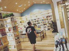 -猫的天空之城概念书店(印象城购物中心店)