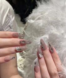 -悦指间美甲美睫