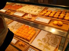 面包甜点陈列柜-泸溪河桃酥(欧尚店)