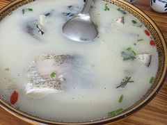 -美顺香食府鱼头老店(雪野湖店)