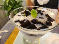 黑钻牛奶燕窝-燕庭·纯燕窝·甜品下午茶(日月光店)