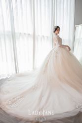 -Lady  Jane高端婚纱礼服馆