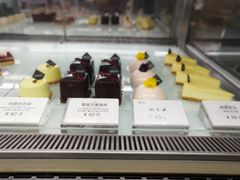 -UNI UNI(环亚凯瑟琳店)