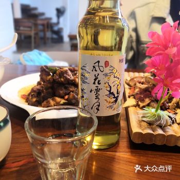 我们点了醉香烤双酥 蜀香排骨都不太辣 好吃