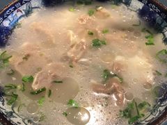 三鲜牛肉馄饨-老新隆牛肉锅贴(新街口店)