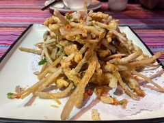 -香巴拉云南餐厅(华莱坞店)