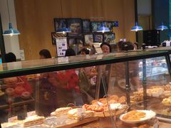 面包甜点陈列柜-巴黎贝甜(大宁国际商业广场店)