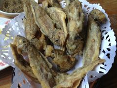 干炸小黄鱼-左邻右舍褡裢火烧(石榴园店)
