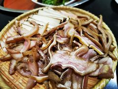 腊猪耳朵-弓虽昌焖烧鸡(大竹林店)