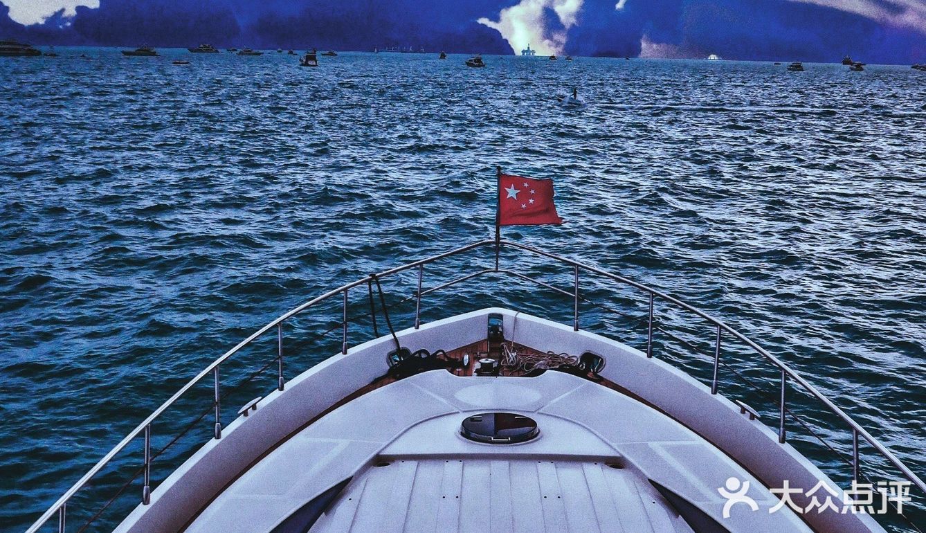 三亚吃喝玩乐全攻略｜游艇出海吃遍三亚