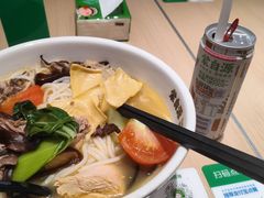 -蒙自源米线大王(东站店)