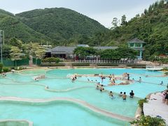 -十万大山布透温泉