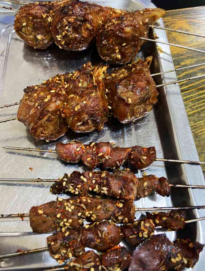 大尾巴羊肉串(怀远门店)-"在家里憋了半个月,想吃烤串了.媳妇想吃.