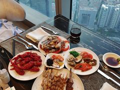 -云端西餐厅(南宁龙光那莲豪华精选酒店)