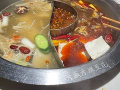 鸳鸯锅-豆花姐烂豆花火锅(水屯北路恒大滨河店)