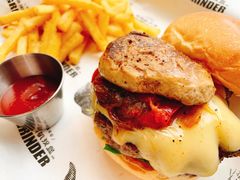 招牌鹅肝牛肉汉堡-Grinder 绞肉机汉堡(武定路店)