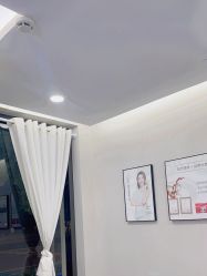 -苗方清颜专业祛痘·皮肤管理