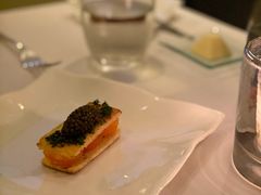 有机蛋黄吐司鱼子酱和香草-Jean Georges