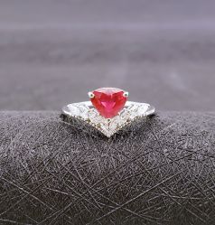 -威德钻石-克拉钻大本营(南京东路店)