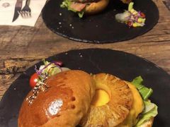 -HIGH FIVE哈福手工汉堡(桂林路店)