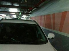 -苏宁广场-停车场