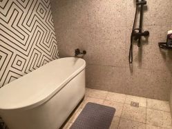 -PE SALON