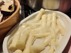 -尚尚仙·酸汤猪手·猪肚鸡火锅(华联万柳购物中心店)