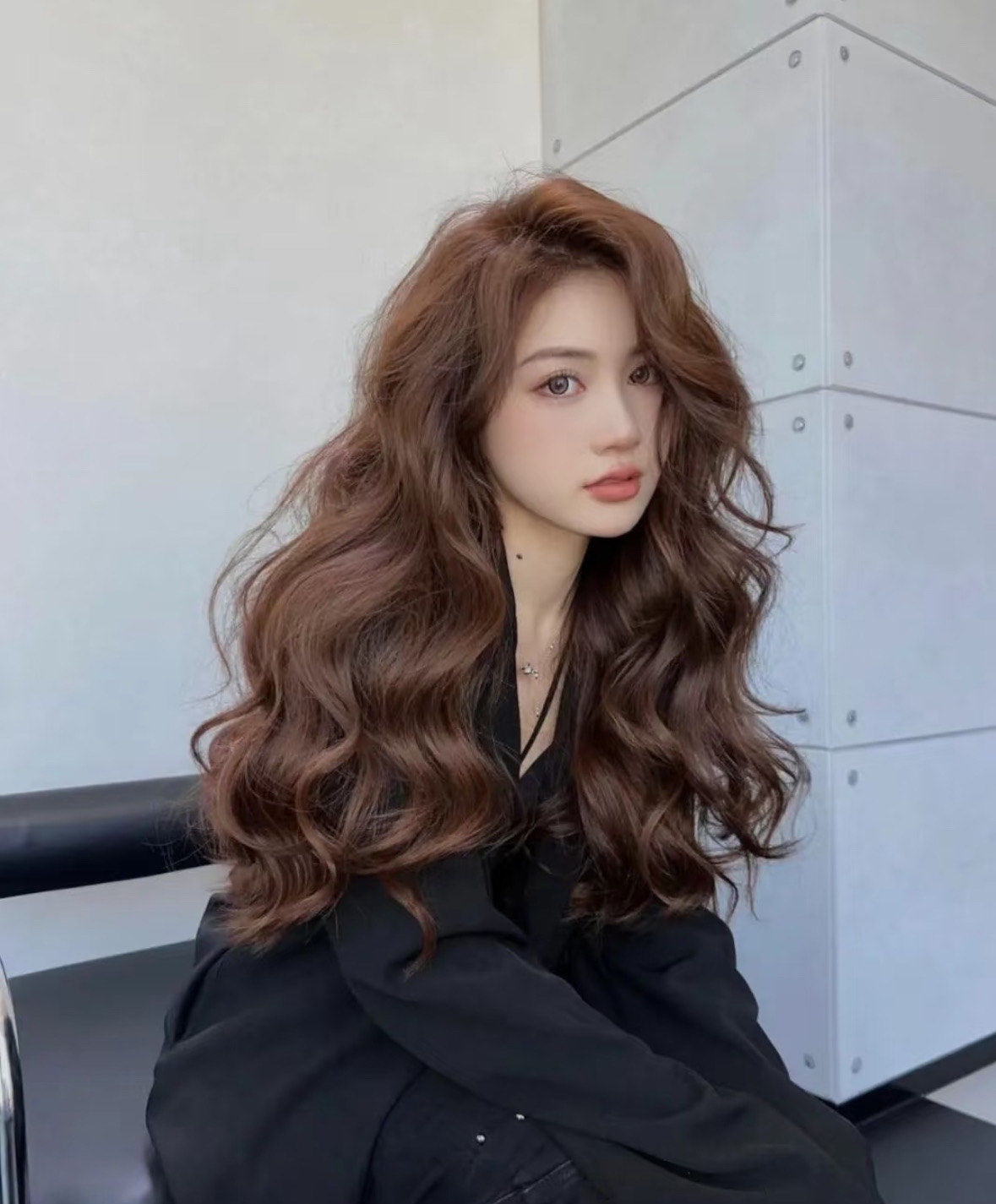 女生\\n一个好看的高颅顶不仅能修颜减龄还会让你的发型增加少女感