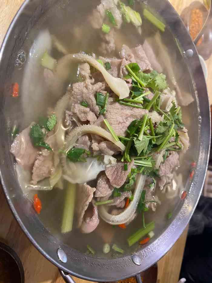 仨姊妹跷脚牛肉南京东路店
