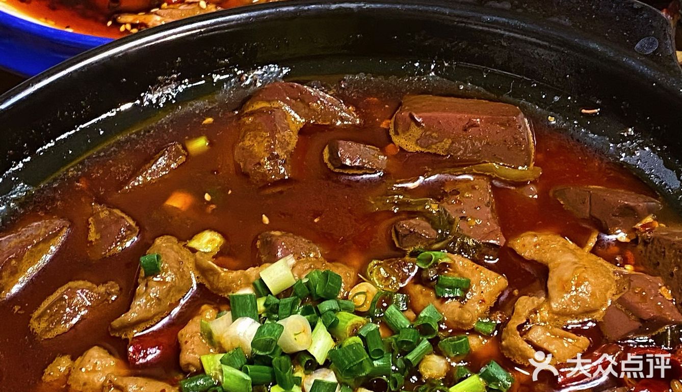 整整一桌20几份川菜这么便宜你敢信❓红油鸡片绝了[色]