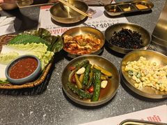 -草家酱蟹炭火烤肉店(珲春南路二店)