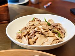 瑶山小松蘑炒肉-索溪山寨·湘西饮食文化博物馆(标志门店)