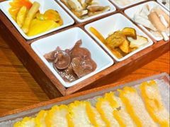 -花菇朵·云山雀 ll 野生菌锅·野果酸汤·精品滇菜(万柳店)