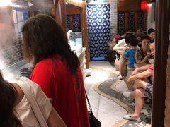 等位区-七宝老街汤团(上海世纪汇广场店)