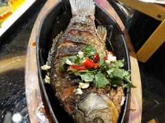 -东口码头·烧鸽子·鱼头泡饼·地方菜(金鹰悦城店)