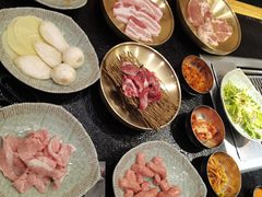 -臻牛烤肉
