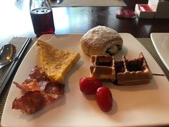 -三亚湾海居铂尔曼度假酒店