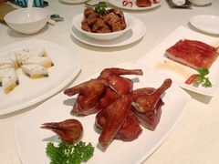 脆皮烧乳鸽-御宝轩(益丰·外滩源店)