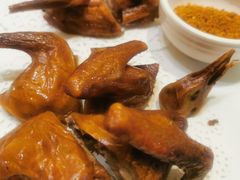 招牌脆皮乳鸽-拾贝海鲜馆（海鲜粤菜）(花果园店)