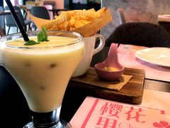 -樱花里音乐餐吧·牛扒椰子鸡(东圃店)