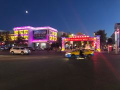 -布尔津河堤夜市
