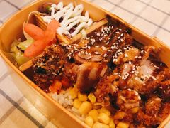香辣鸡腿便当-万能料理屋(钟鼓岭路店)