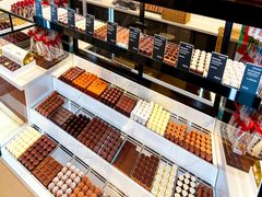 -Laderach 莱德拉(上海环贸iapm店)