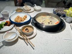 -三人行骨头王火锅(长寿店)