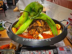 辣炖辛牛骨锅-WOW LUCKY创意韩料(龙阳广场店)